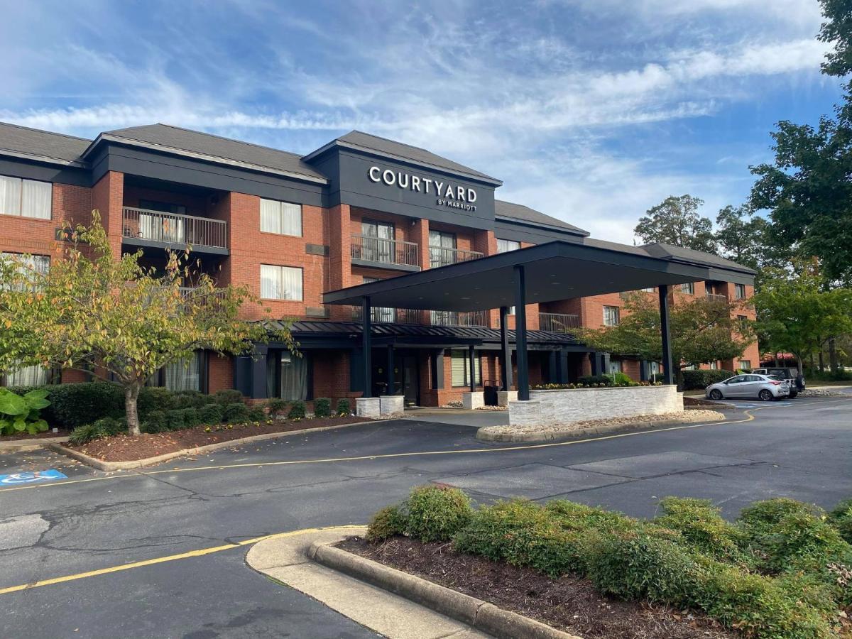 Courtyard Newport News Yorktown Hotel Bagian luar foto